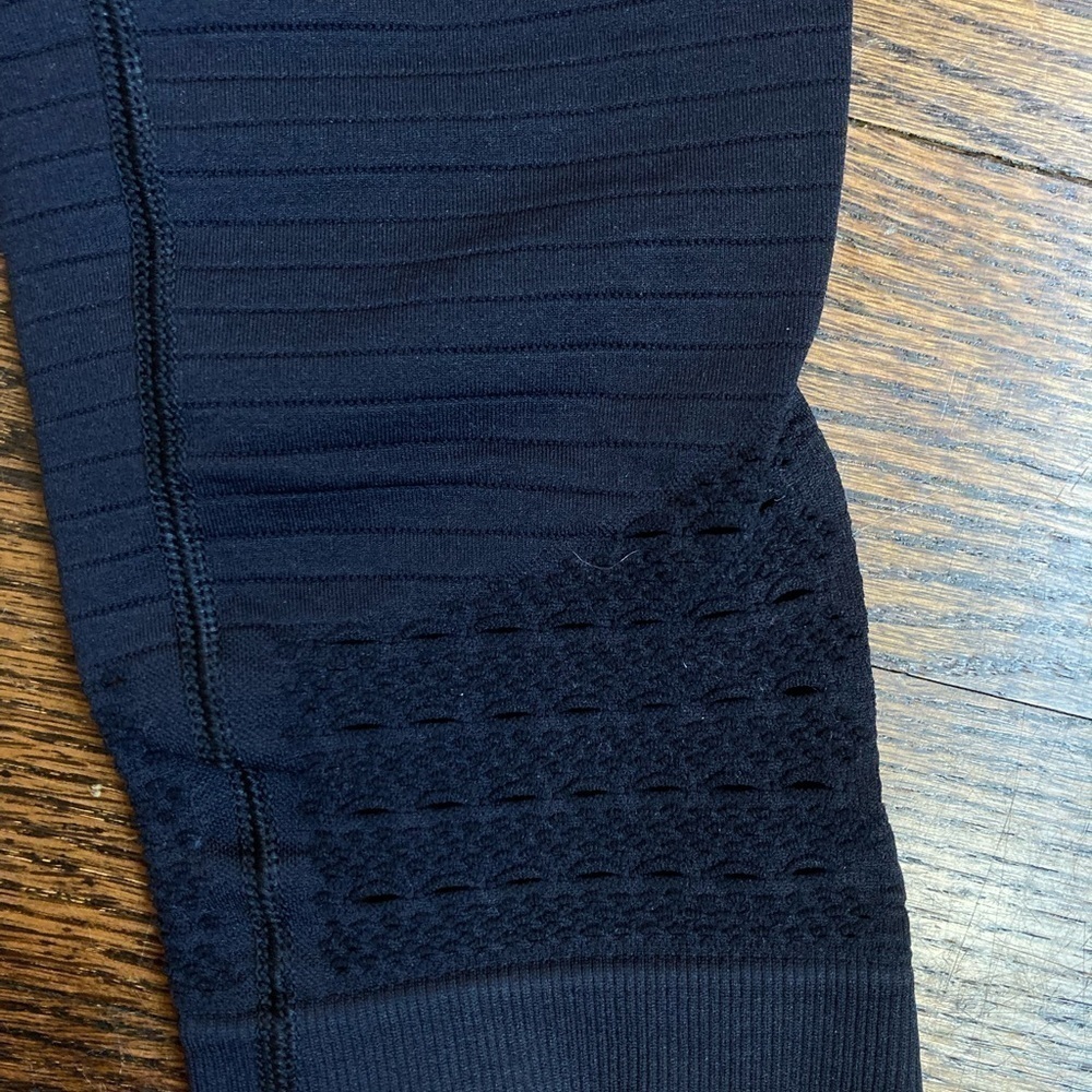 GYMSHARK Energy Seamless Crochet / Lace Cutout Black Leggings Size Athletic - Picture 7 of 7